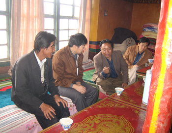 2005年8月，农民日报记者焦宏采访报道西藏农牧民生活40年的巨大变化