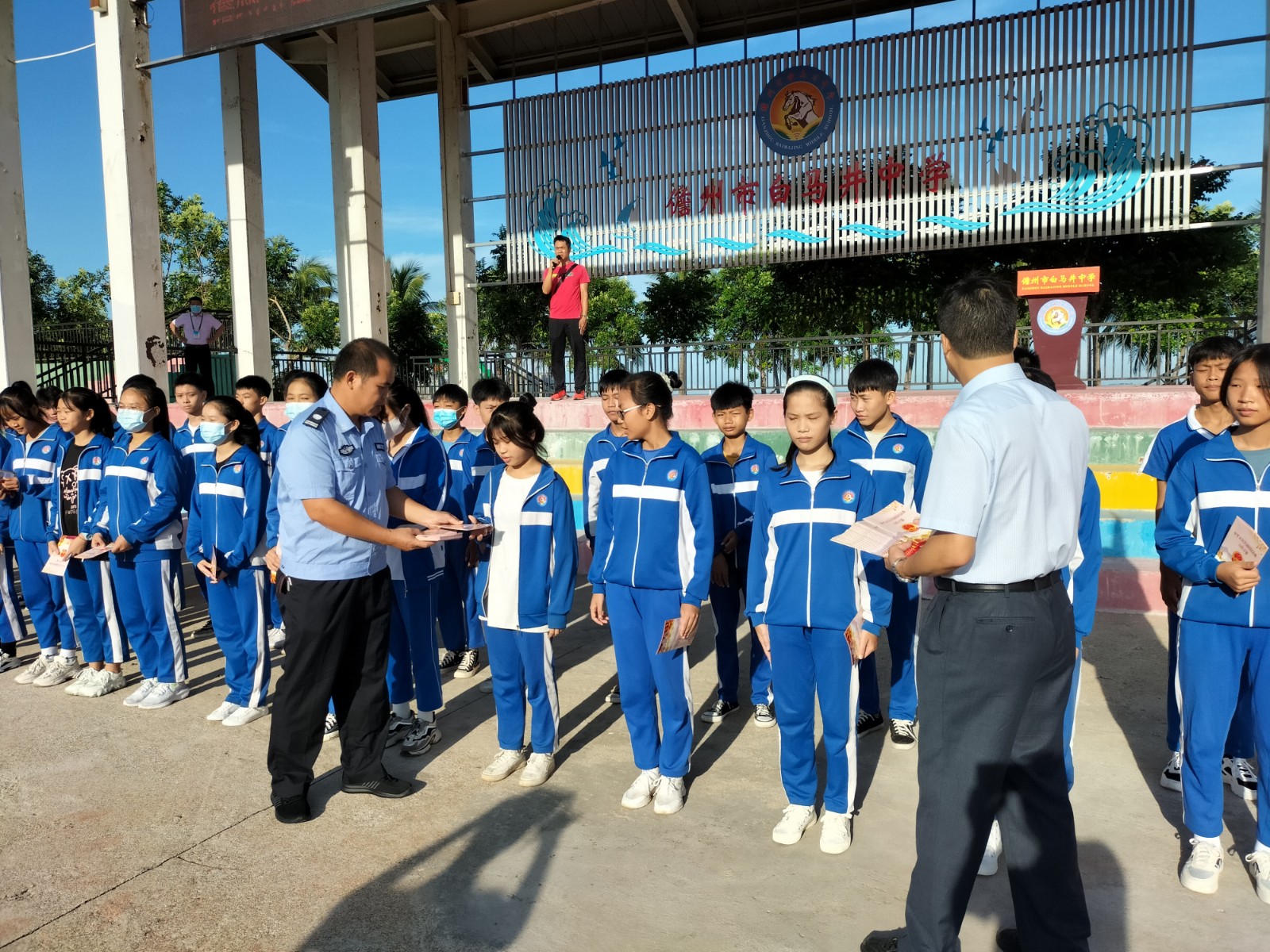 4海南省儋州市司法局白马井司法所深入白马井中学开展“开学法治第一课，护航青少年健康成长”活动。受访者供图.jpg