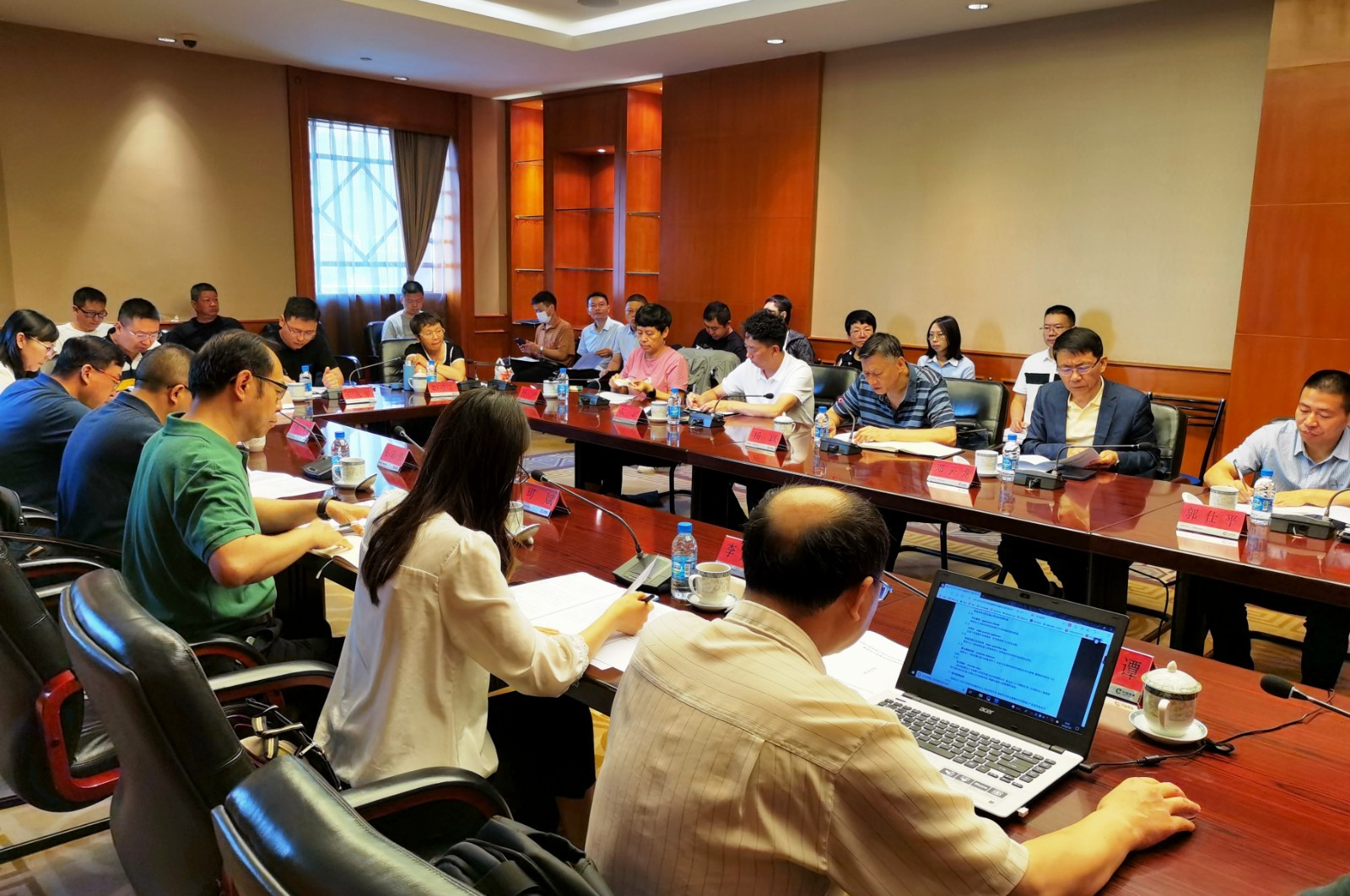 2022年7月8日，云南省烟草专卖局（公司）组织召开西南烟区农机农艺融合工作推进会暨宜机化烟草农业标准体系架构评审会.jpg