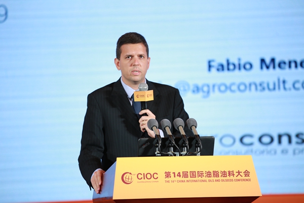 巴西农业咨询公司高级分析师法比欧﹒满金_副本.jpg