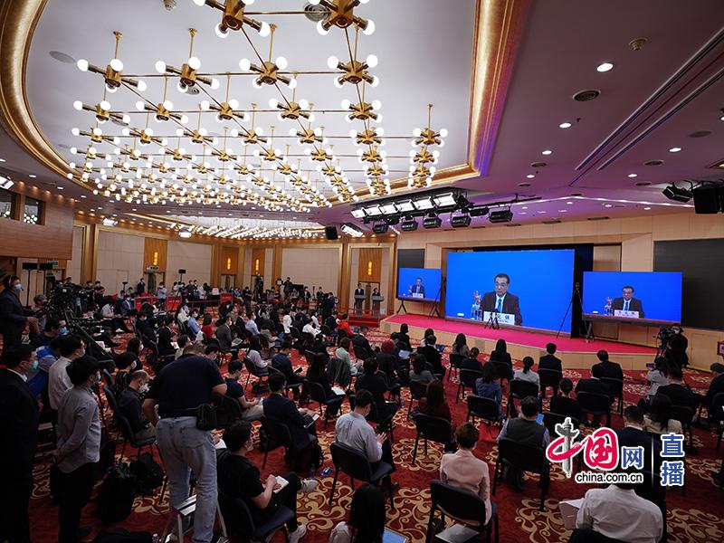 记者会.jpg