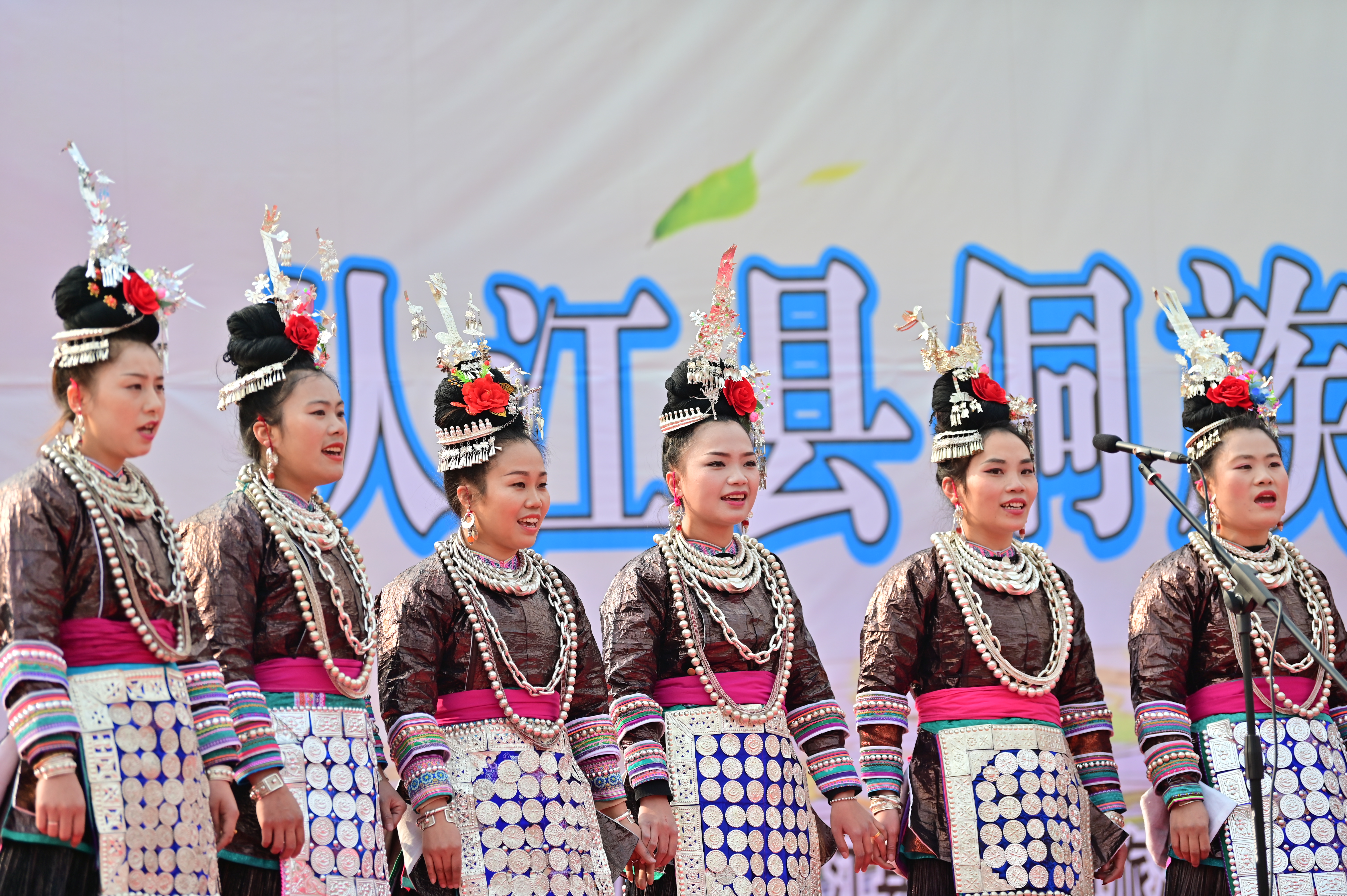 百村歌唱大赛1.JPG