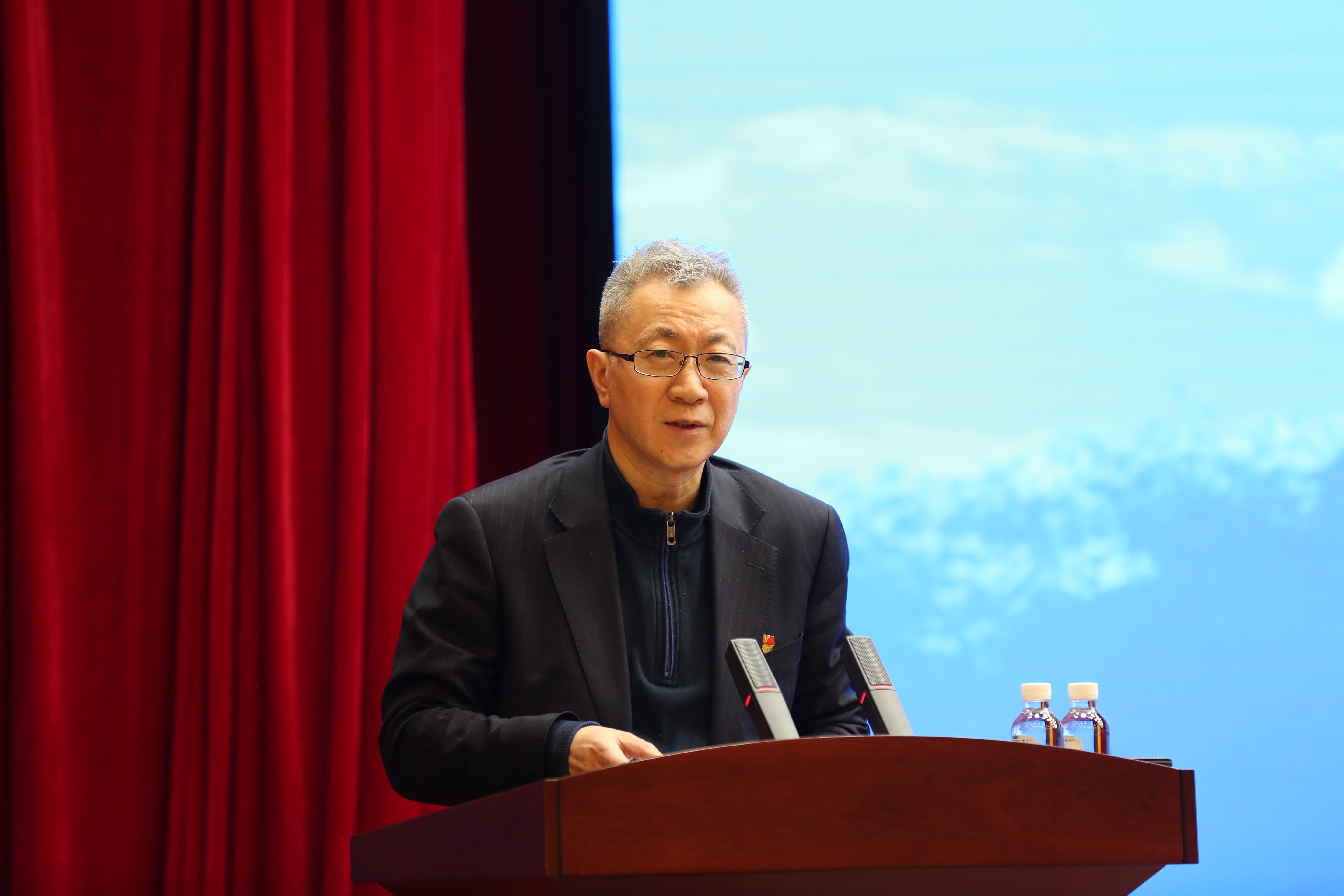 建设银行黑龙江省分行副行长-邹洵游.jpg