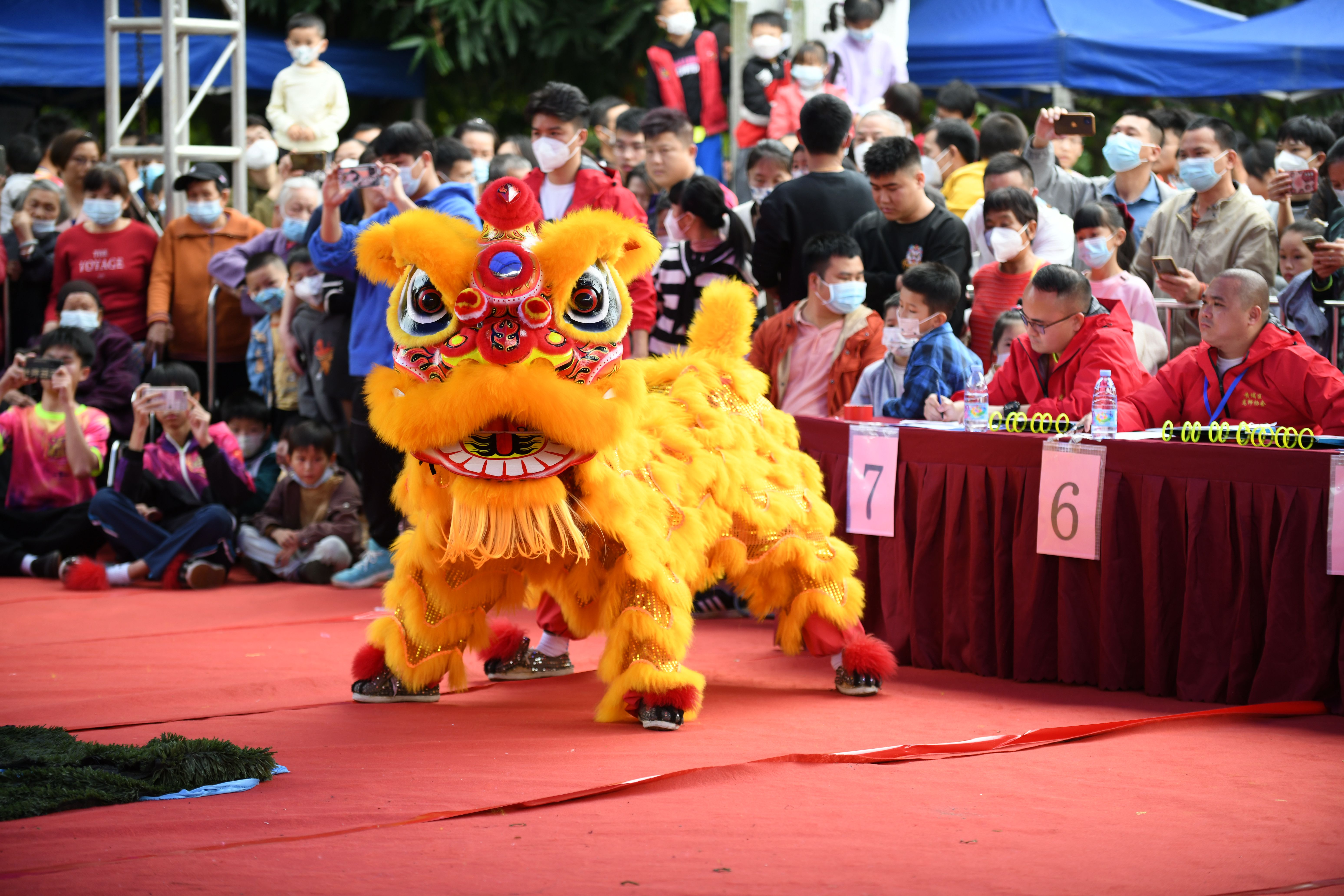 狮王争霸迎新春