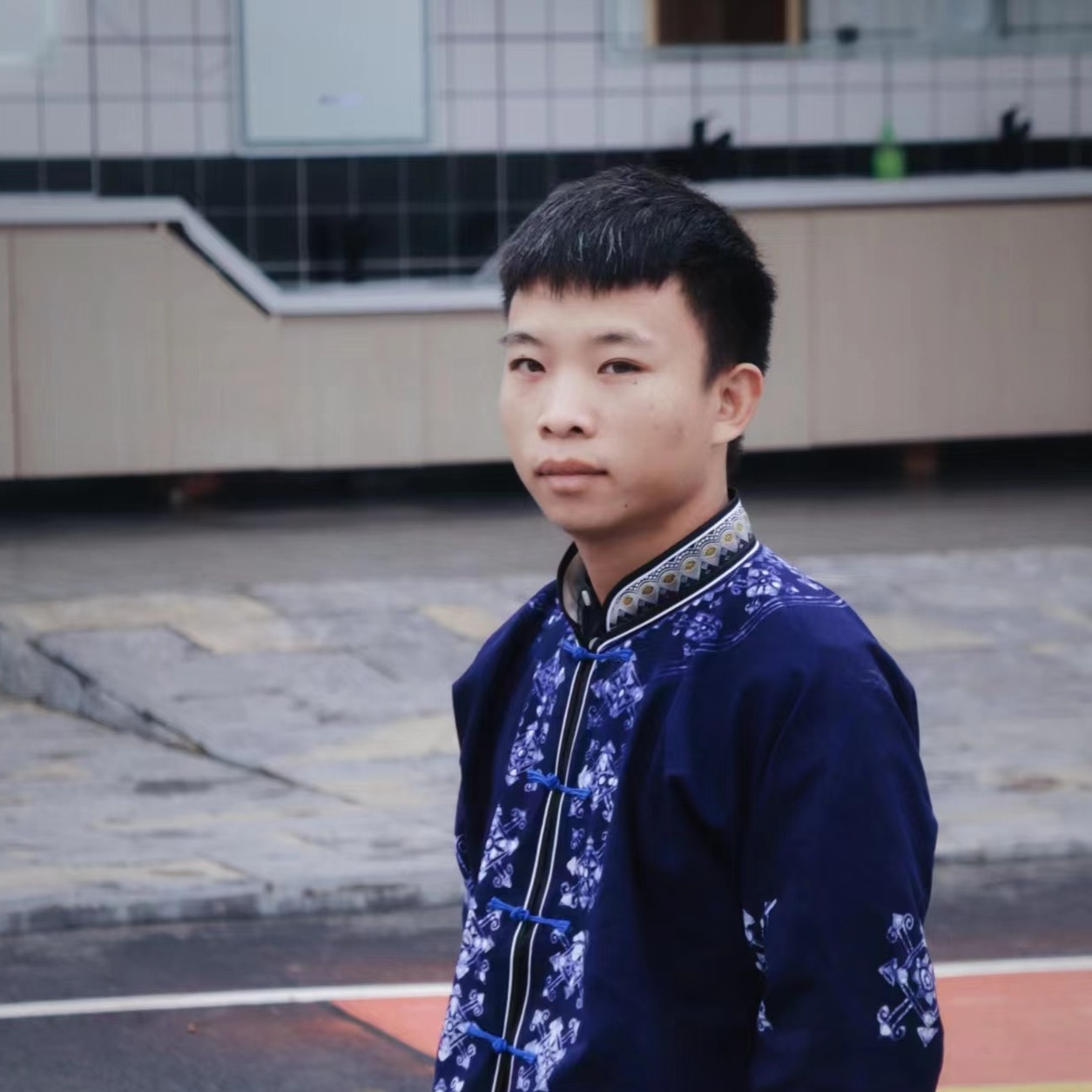 唐卫：寻觅现代与传统融合的苗寨明天