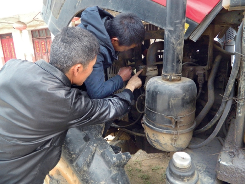 河南固始：农机助早耕　备耕趁早春